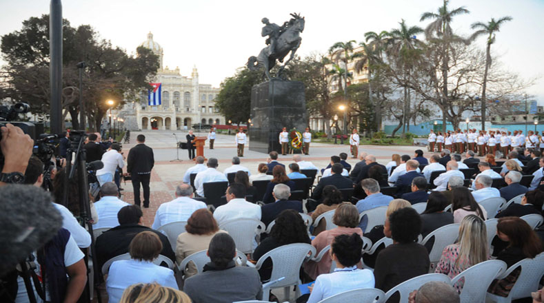 José Martí nació el 28 de enero de 1853. A propósito de la fecha, develaron este domingo una estatua ecuestre en La Habana del patriota. 