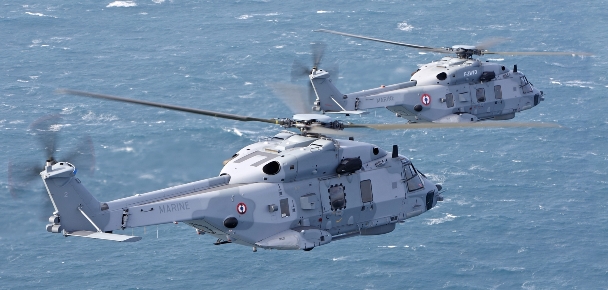 Ambos helicópteros pertenecen a la Escuela de Aviación Ligera de Cannet des Maures.
