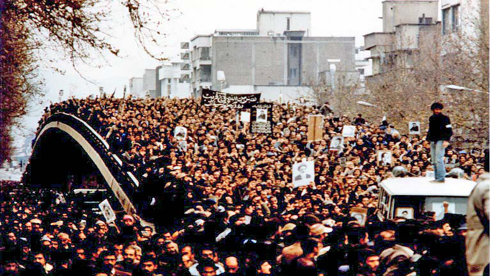 Multitudinarias marchas precedieron el triunfo de la revolución.