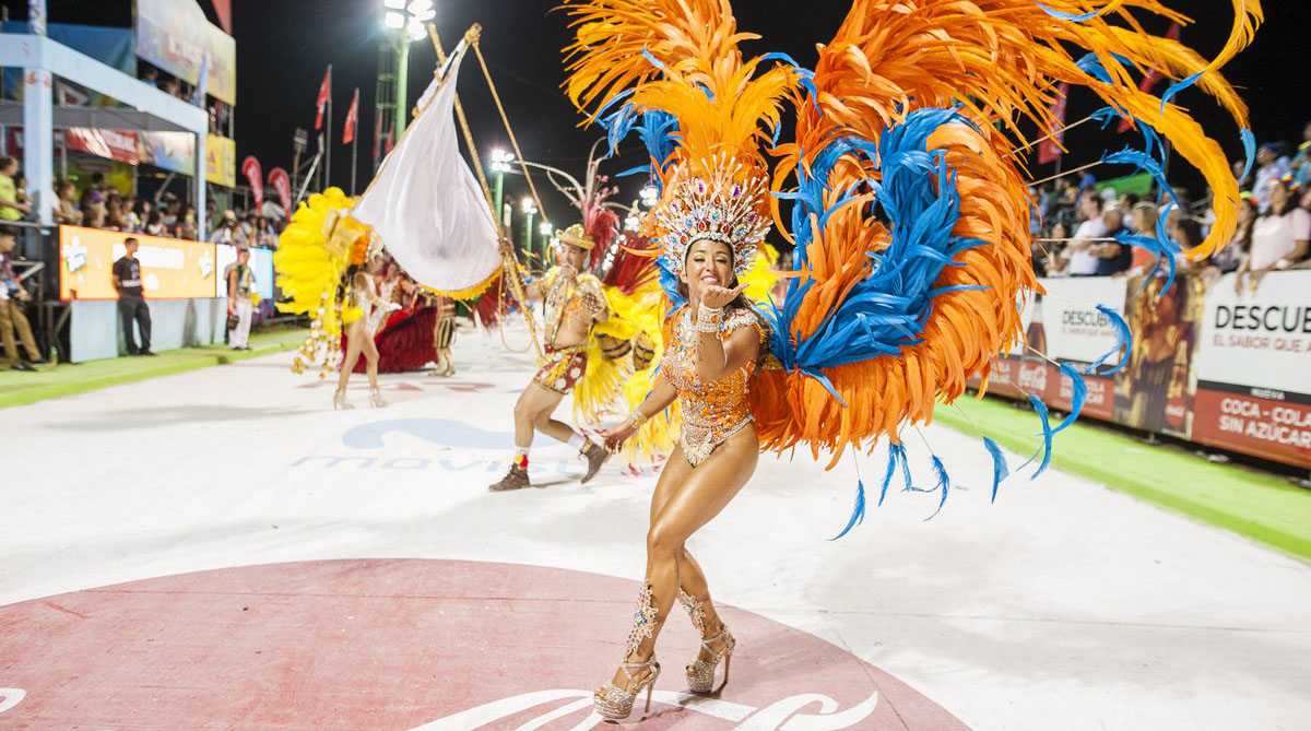 La madrugada de este domingo dio cita para la celebración de los Carnavales que se extenderá hasta el próximo martes.