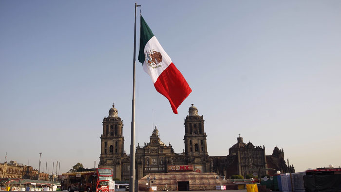 Según el ministro de Economía, México evaluará tomar medidas similares si Estados Unidos incluye a su país en la decisión arancelaria.