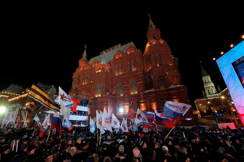 El centro de Moscú congregó a miles de seguidores del presidente Vladimir Putin.