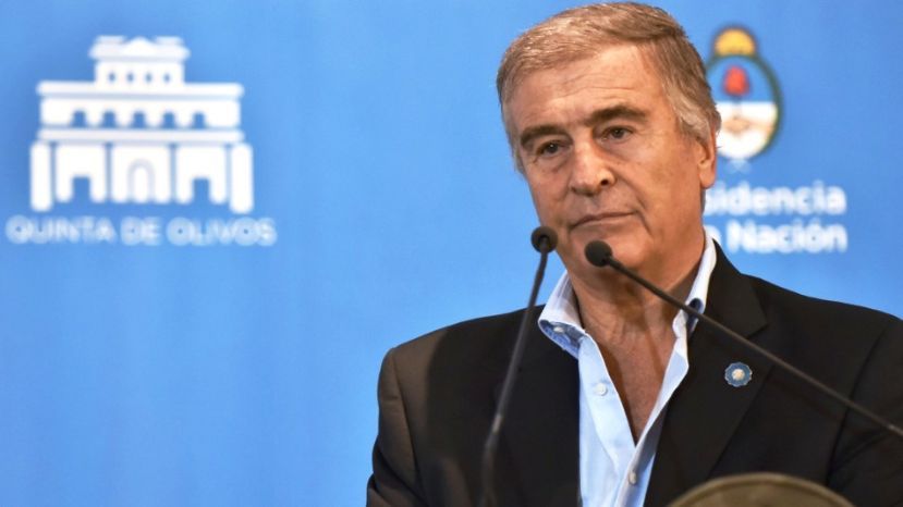 El ministro Aguad es señalado de inoperancia en la búsqueda del submarino argentino.