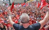 Lula atrae cada vez a más seguidores en sus caravanas por Brasil. Actualmente recorre el sur del país.