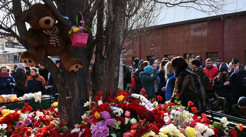 La población se concentró en varias ciudades para mostrar respeto a las víctimas, como en Moscú, San Petersburgo, Ekaterimburgo, Vladivostok, Simferópol, Sebastopol, Chitá, Magadán, entre otras.