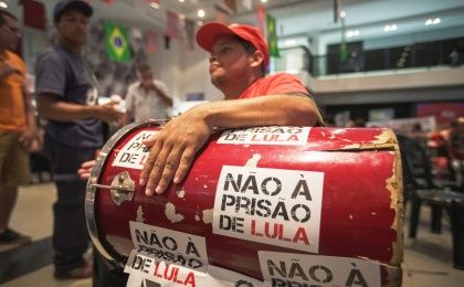 Simpatizantes de Lula condenan decisión en contra del expresidente brasileño