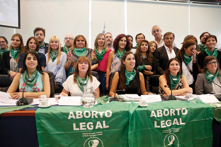 Aunque el presidente argentino promovió el debate por la despenalización del aborto, él está en contra.