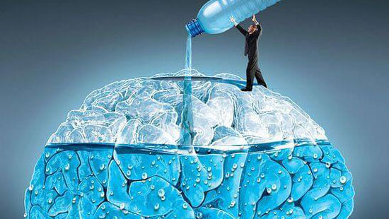 La deshidratación puede causar dificultades en la capacidad de razonamiento.