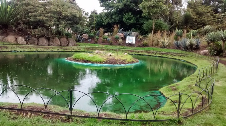 El Jardín Botánico de Bogotá "José Celestino Mutis" es el jardín botánico más grande de Colombia. Es un lugar de investigación, educación y diversión creado en 1955. Alberga unas 18.206 accesiones de plantas vivas, con unos 2.143 familias de plantas cultivadas.