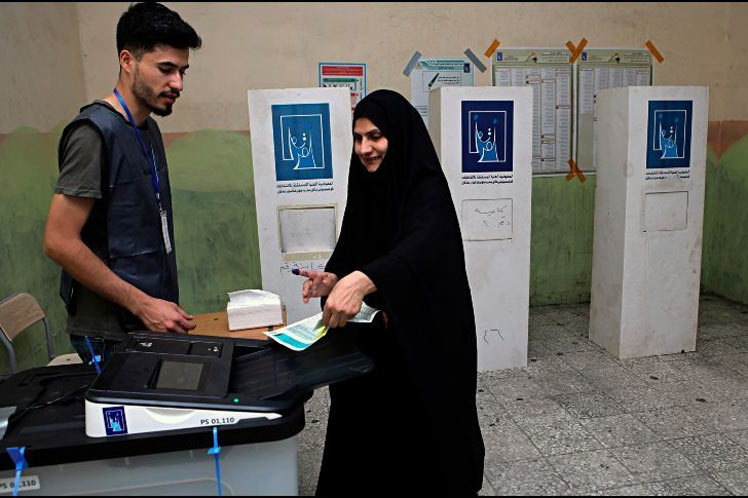 Con 44,5 por ciento de asistencia, la votación resultó ser la más baja tras la caída de Saddam Hussein en 2003.