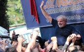 Encuestas de medios brasileños afirman que aun estando preso Lula ganaría la primera vuela de las elecciones de octubre. 