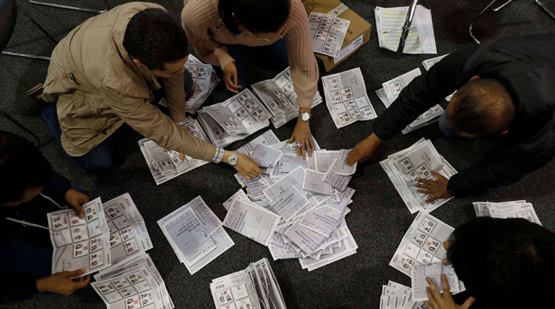Tras el cierre de los centros a las 16H00 (hora local), el ministro del Interior, Gustavo Rivera, indicó que la participación fue de un 53.02 por ciento de los ciudadanos inscritos en el censo electoral.