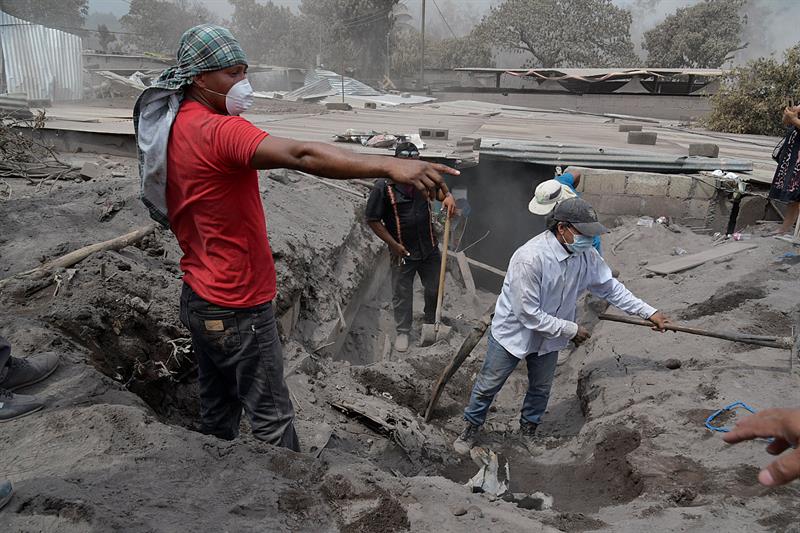 La erupción del pasado domingo ha dejado al menos 1,7 millones de guatemaltecos afectados.