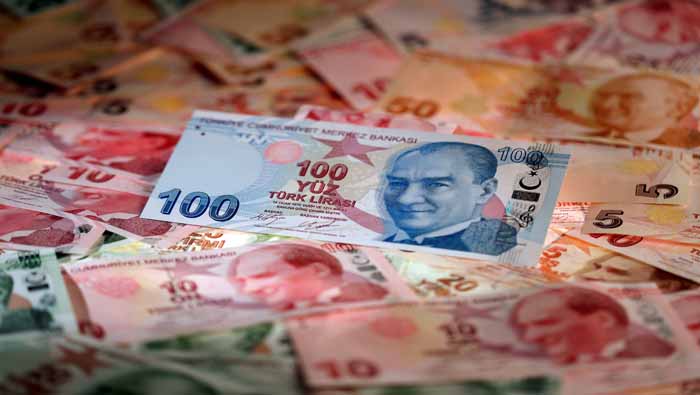 Erdogan llamó a los ciudadanos a usar mayormente la lira.