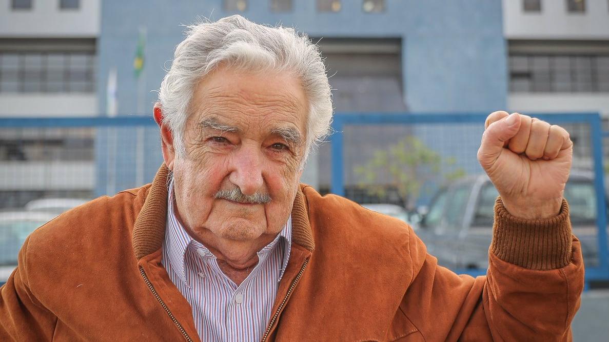 “Lula son todos, todos los que tienen problemas en América Latina, no se olviden”, expresó Mujica.