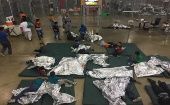 Los niños y adolescentes inmigrantes detenidos son golpeados, atados a sillas y aislados en celdas de concreto, en muchos casos desnudos.