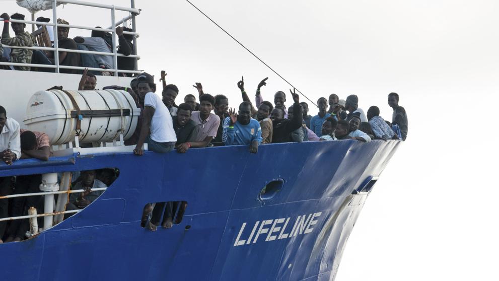 Los pasajeros migrantes estuvieron varios días a la deriva y en malas condiciones sanitarias.