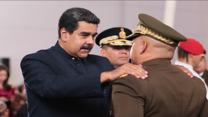 El presidente de Venezuela, Nicolás Maduro, exhortó a la Fuerza Armada Nacional a no bajar la guardia para defender la soberanía del país.