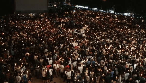 "Nos están matando".  Miles de personas en Colombia realizaron vigilias en diferentes ciudades para exigir acciones del estado.