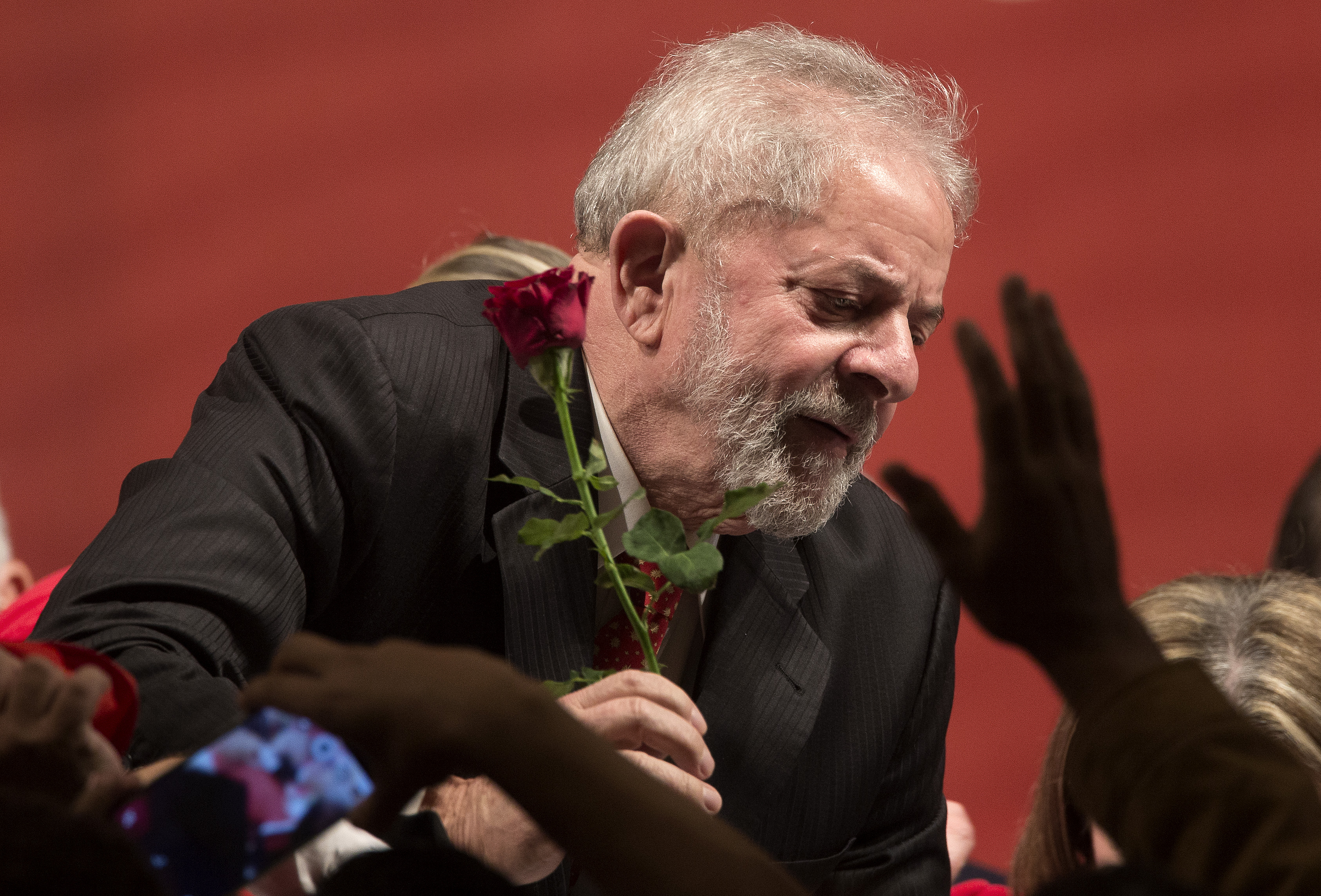Lula reiteró su candidatura sobre el intento de la Justicia brasileña para sacarlo de las elecciones presidenciales.