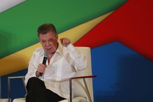 "Dejamos a nuestros hijos una Colombia sin guerra contra las FARC", dijo Juan Manuel Santos. 