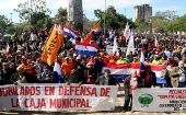 Los asistentes a la concentración en la Plaza de Armas afirman que esta situación afecta a todo el pueblo uruguayo. 