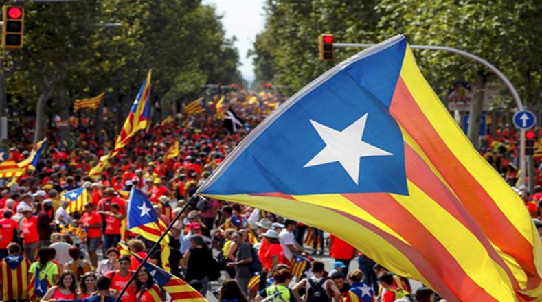 La primera celebración de la Diada se remota a 1869, cuando diversas asociaciones catalanas organizaron una misa para recordar a los fallecidos durante la derrota de 1714.