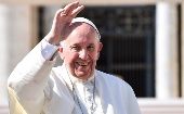 El sumo pontífice llevará el báculo y el cáliz del beato Paulo VI, quien también será canonizado este domingo. 