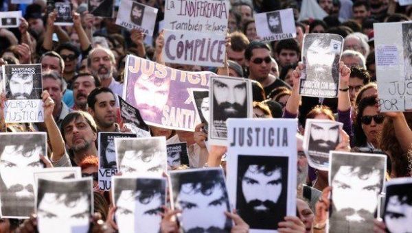 El pueblo argentino demanda justicia por la desaparición forzada de Santiago Maldonado.