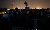 Bombas israelíes destruye edificios en la Franja de Gaza.