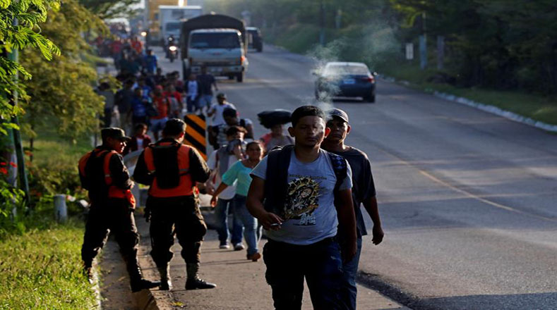 Miles de personas han dejado Hondura, Guatemala y El Salvador con la determinación de llegar a Estados Unidos pese a las amenazas de sus Gobiernos aliados y de Donald Trump.      