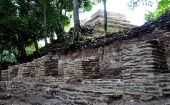 El reino de Izapa es un yacimiento arqueológico ubicado en México, en el cual se han descubierto plazas, canchas de pelota y grandes monumentos tallados.