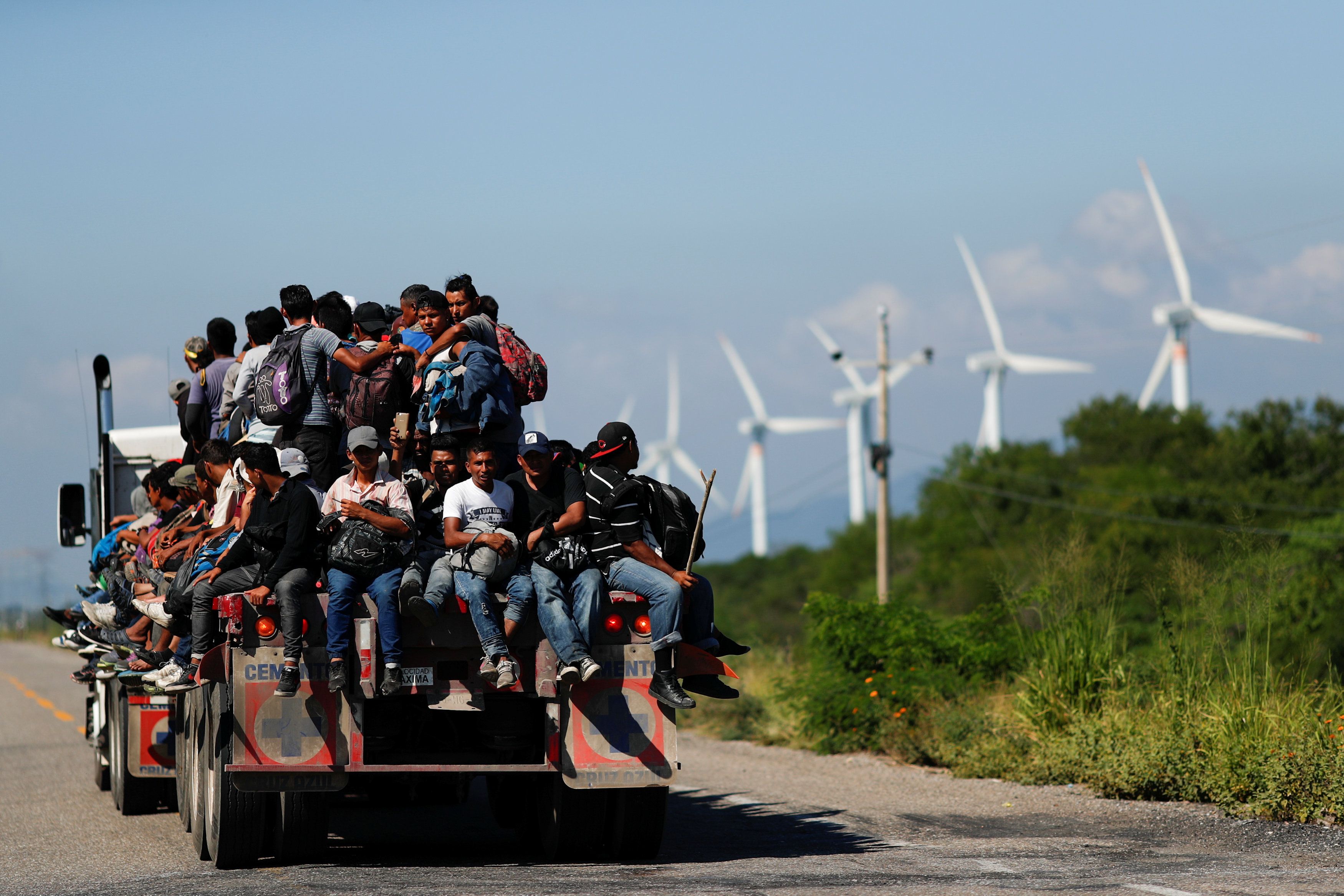 Esta medida surge en el marco de la caravana de migrantes que actualmente está en México y tiene como destino EE.UU..