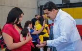 "Si yo quiero comprar algún equipo especial para proteger a la mujer embarazada, el Gobierno de EE.UU. nos persigue y nos impide o lo retarda", dijo Nicolás Maduro.