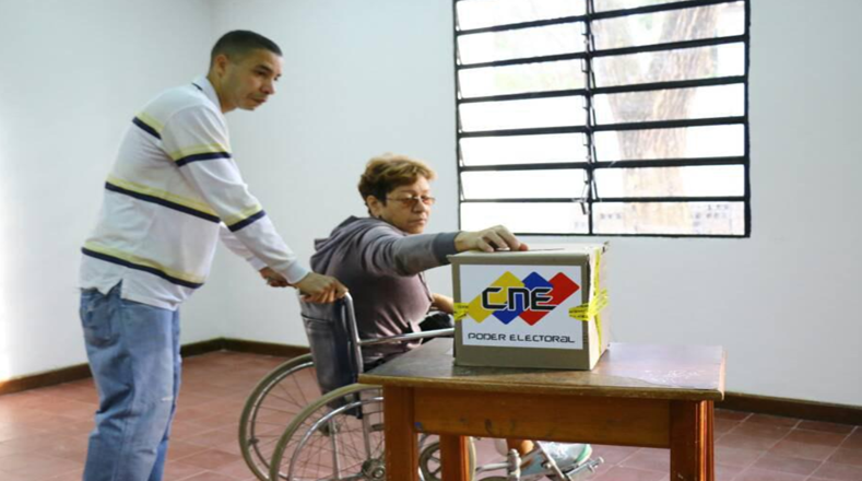Miembros de distintas comunidades de Venezuela participaron este domingo y eligieron a sus representantes en los Concejos Municipales.