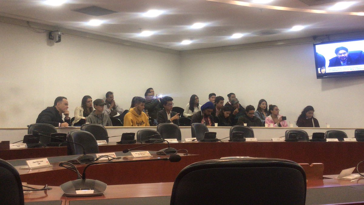 Los estudiantes universitarios rechazan el déficit de 14 billones de pesos (4.371 millones de dólares) del presupuesto nacional de 2019.