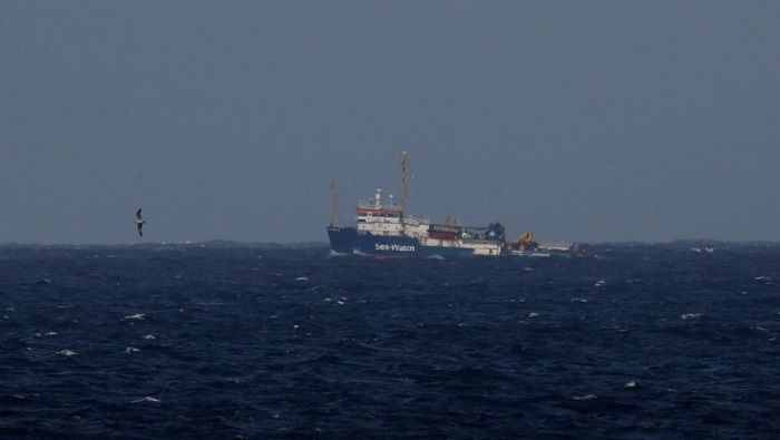 Los migrantes se encuentran en un buque de una ONG en aguas del mar Mediterráneo desde el pasado 19 de enero.