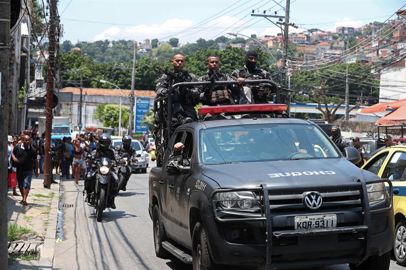 Sospechan que policías mataron a 13 personas en Río de Janeiro