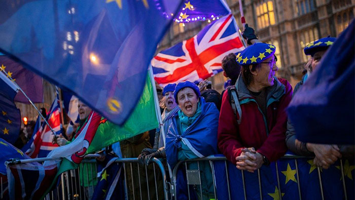 Una segunda enmienda votada este jueves insta a la primer ministro, Theresa May, a solicitar una prórroga a la UE para retrasar la fecha de salida del Reino Unido del bloque comunitario.