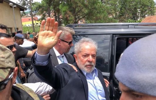 Lula cumple una condena en la Superintendencia de la PolicÃ­a Federal de Curibita desde el 8 de abril de 2018.
