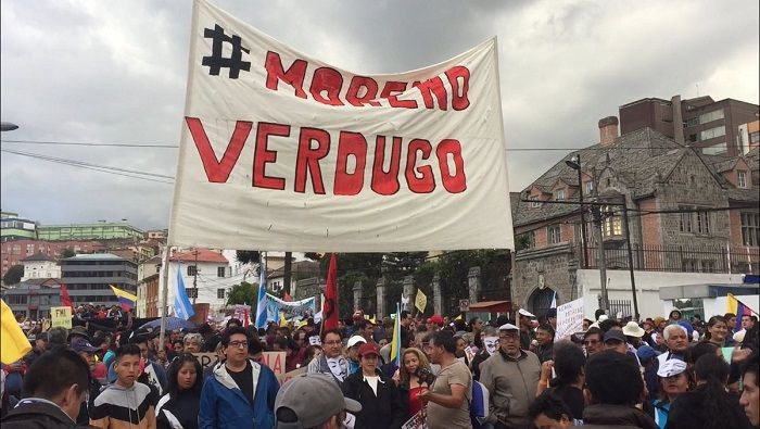 La policía ecuatoriana reprimió con gases lacrimógenos la manifestación realizada en Quito en contra del presidente del país latino.