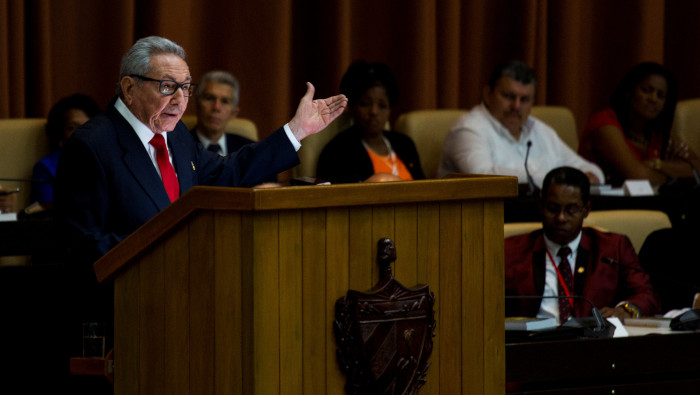 Raúl Castro recibió el Premio Lenin durante una ceremonia realizada el miércoles en La Habana.
