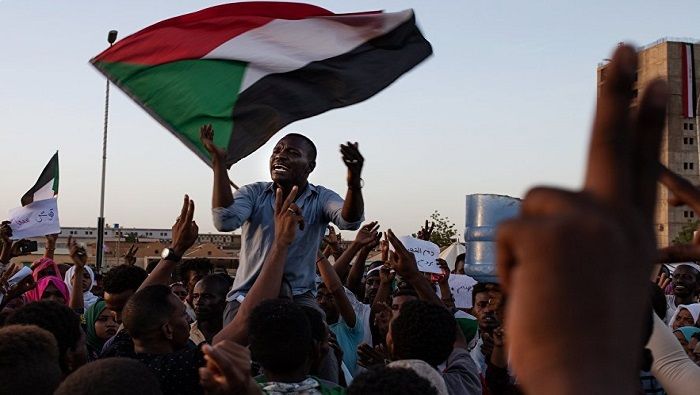 Expresidente derrocado Al Bashir ha sido acusado de incitar la muerte de los manifestantes.