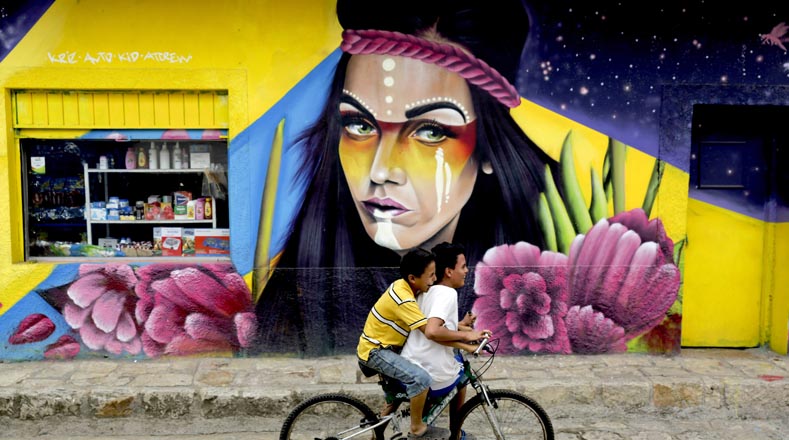 El evento, que inició en 2017, ya se encuentra en su tercera edición, el Guancasco de muralismo de los pueblos del mundo, y reúne a artistas de Honduras, México, Argentina, Colombia y de otros países centroamericanos.