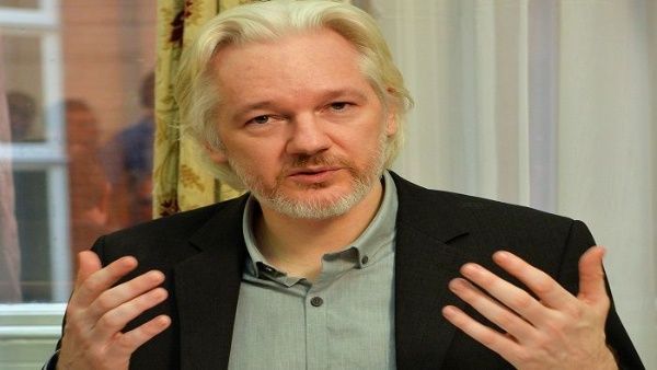 "Assange está demasiado lejos de sentirse bien", señaló el abogado Samuelson.