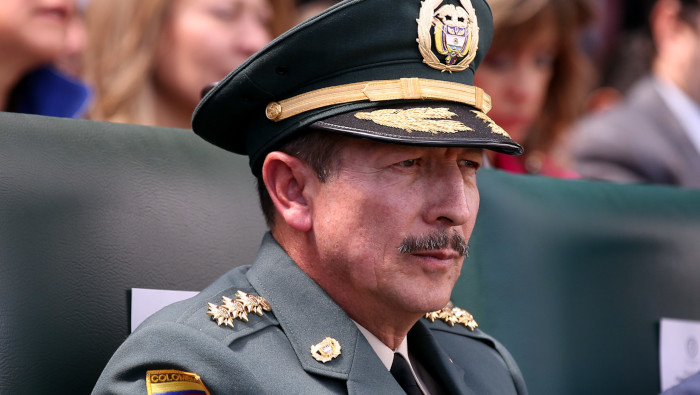 El cuestionado jefe del Ejército de Colombia espera su ascenso a general de cuatro soles.