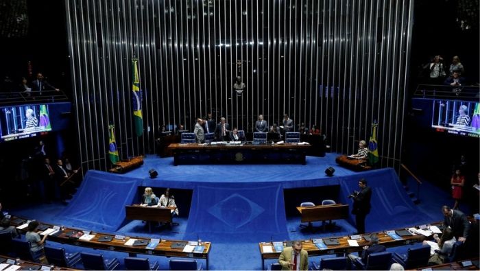 El porte de armas en Brasil está siendo cuestionado en el Congreso Nacional, aunque en enero, se firmó otro decreto que flexibiliza las reglas para comprar y guardar armas en casa.
