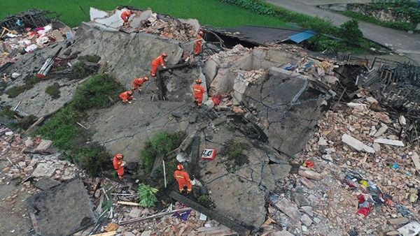 Aumenta a 13 la cifra de muertos por sismos en China ...