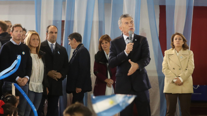 El presidente argentino Mauricio Macri busca una reunión con sus pares de EE.UU. y China.