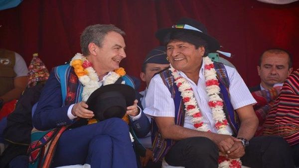 El presidente Evo Morales y el polÃ­tico JosÃ© Luis RodrÃ­guez Zapatero participaron en una actividad para la entrega de un sistema de riego en Capinota, Bolivia.